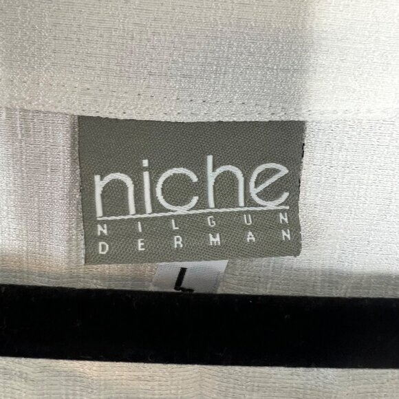 Niche Nilgun Derman Asymmetrical Lightweight Top Size L White Flowy Shirt - Picture 2 of 7